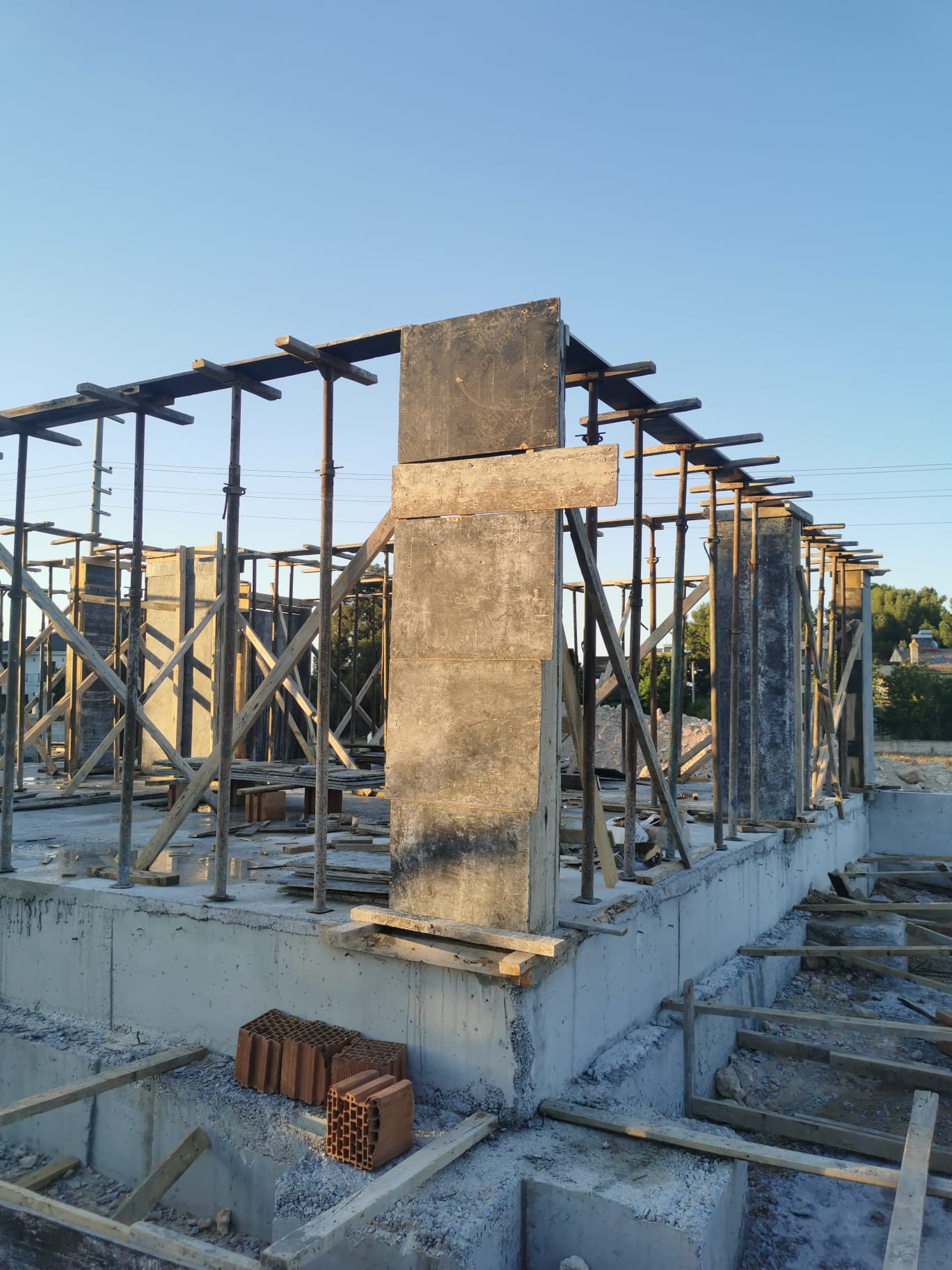 Antalya'da Duvar ve Kalıp İşlerinin Önemi Neden Doğru Yapı Malzemeleri Seçilmeli?